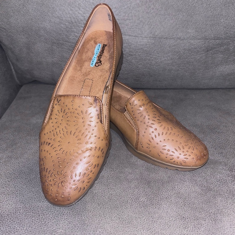 50%offw❤️ Baretraps women buckskin Amry Slip On Loafer size 9
